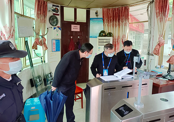 肖春林:從嚴(yán)從實(shí)從細(xì)抓好疫情防控各項(xiàng)工作