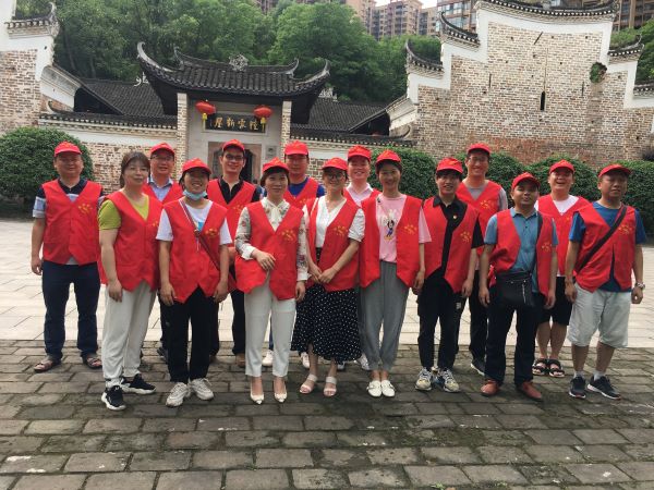 機械工程系黨總支開展“創(chuàng)文創(chuàng)衛(wèi)”志愿服務(wù)活動