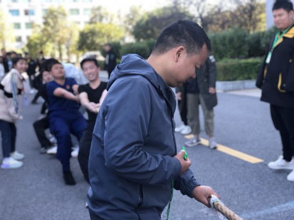 一根繩、一條心、一塊拼、一起贏