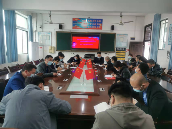 黨建引領(lǐng) 筑牢疫情防控“紅色堡壘”