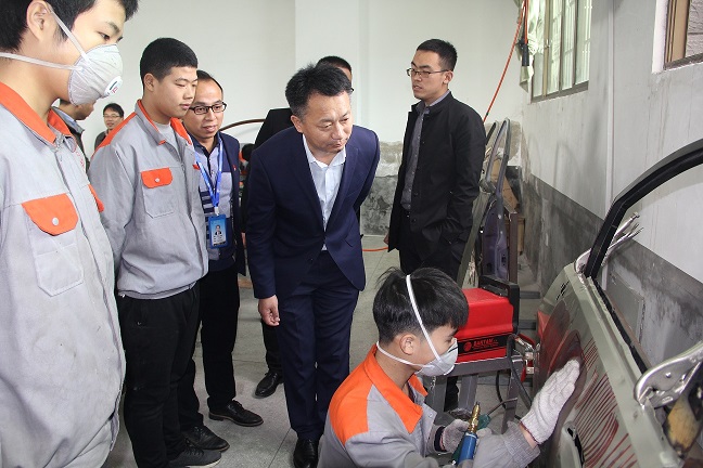 麥特汽車(chē)公司來(lái)我院考察調(diào)研(圖文)