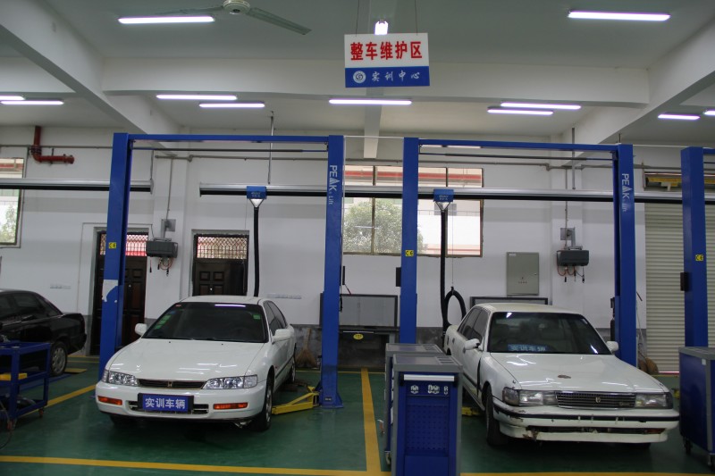 汽車整車維護實訓(xùn)區(qū)域