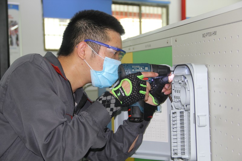 第46屆世界技能大賽湖南選拔賽信息網(wǎng)絡(luò)布線項目在我校舉行