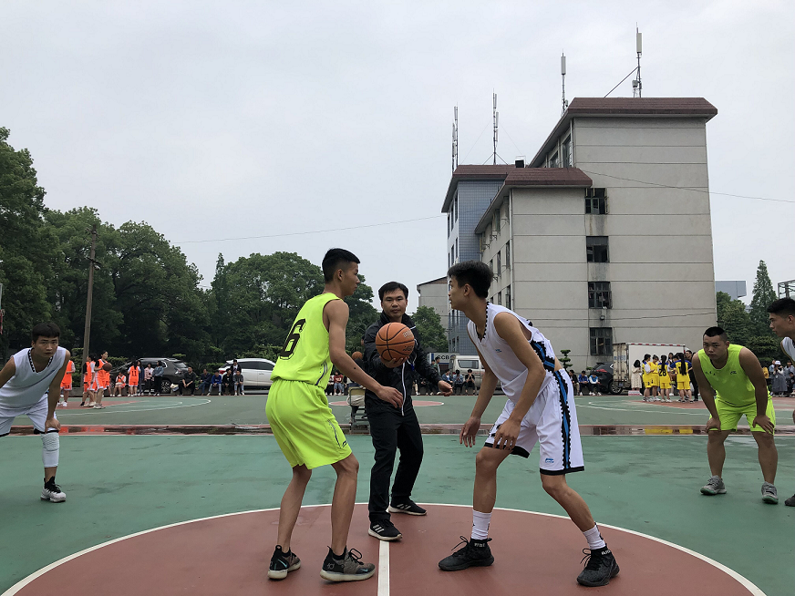 聚焦第三屆技能文化節(jié)| 衡陽(yáng)技師學(xué)院第九屆學(xué)生籃球賽落幕
