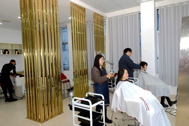 經(jīng)貿(mào)系開(kāi)展感恩老師新年禮活動(dòng)