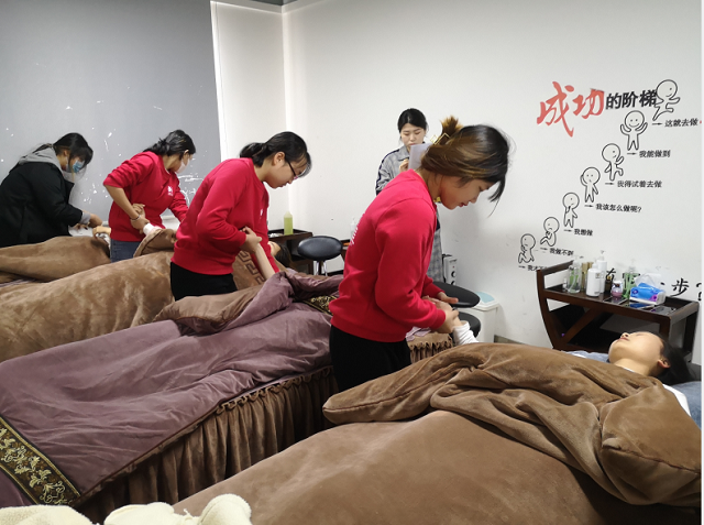 學(xué)院實(shí)訓(xùn)中心赴企業(yè)開展教學(xué)實(shí)習(xí)技能抽考