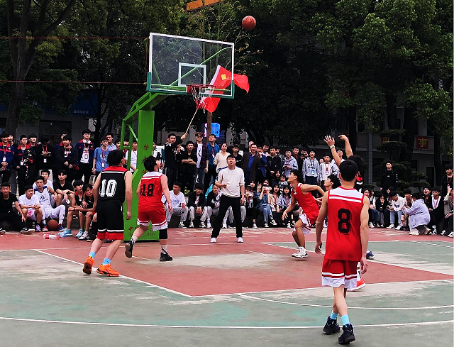 “籃”不住的風(fēng)采！衡陽(yáng)技師學(xué)院舉辦第十屆學(xué)生籃球賽喜迎建黨100周年