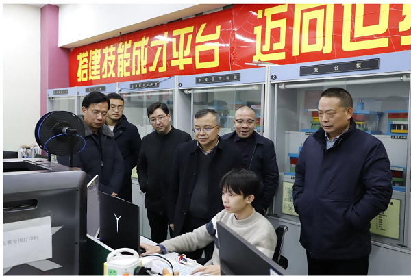 學(xué)院領(lǐng)導(dǎo)看望慰問湖南省第二屆職業(yè)技能大賽備賽師生