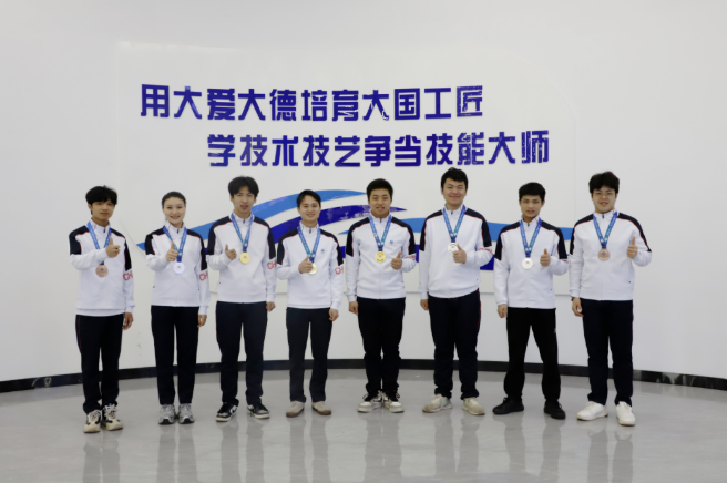 中央廣電總臺(tái)國(guó)際在線采訪報(bào)道我院參賽獲獎(jiǎng)選手