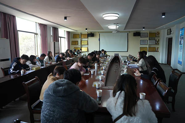 學(xué)院召開(kāi)通訊員會(huì)議?