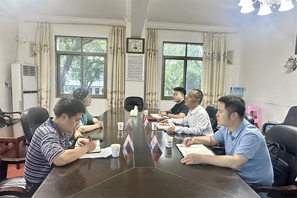 衡陽(yáng)市政協(xié)副主席葉玉泉一行蒞臨學(xué)院開(kāi)展交流座談