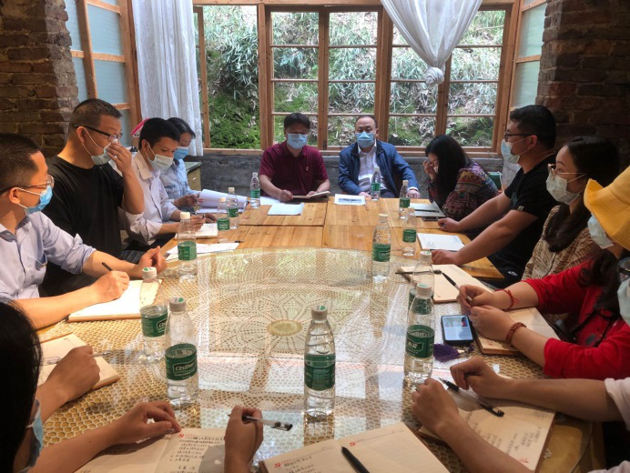 疫情防控踐初心、嚴(yán)峻斗爭擔(dān)使命”、“帶頭積極擴(kuò)大消費(fèi)” 主題黨日活動(dòng)